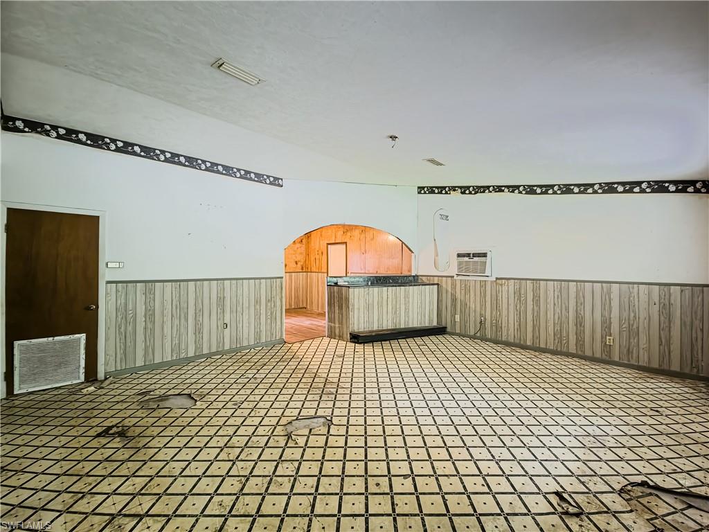 1103 1 St Property Photo 4