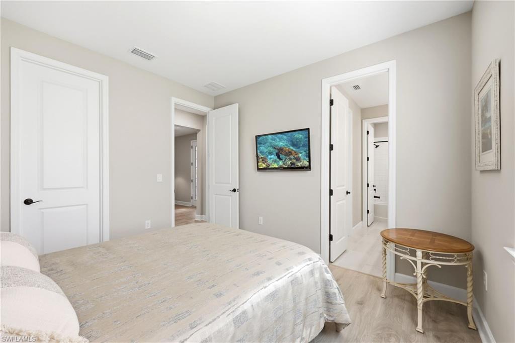 2094 Grove Dr Property Photo 18