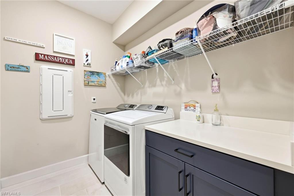 2094 Grove Dr Property Photo 23
