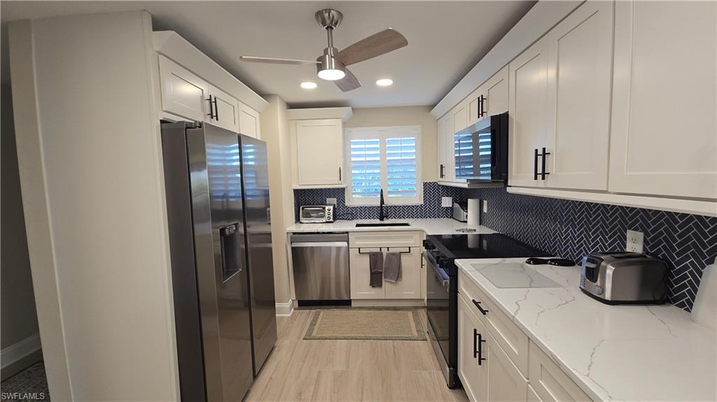 12945 Vanderbilt Dr 402 Property Photo 17