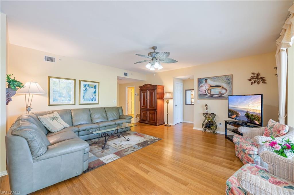 760 Waterford Dr 203 Property Photo 3