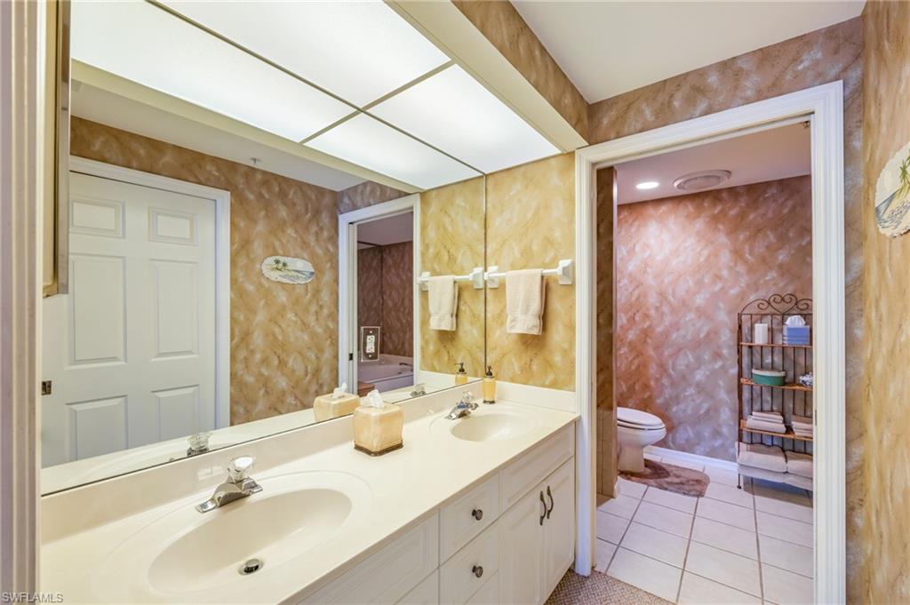 760 Waterford Dr 203 Property Photo 14