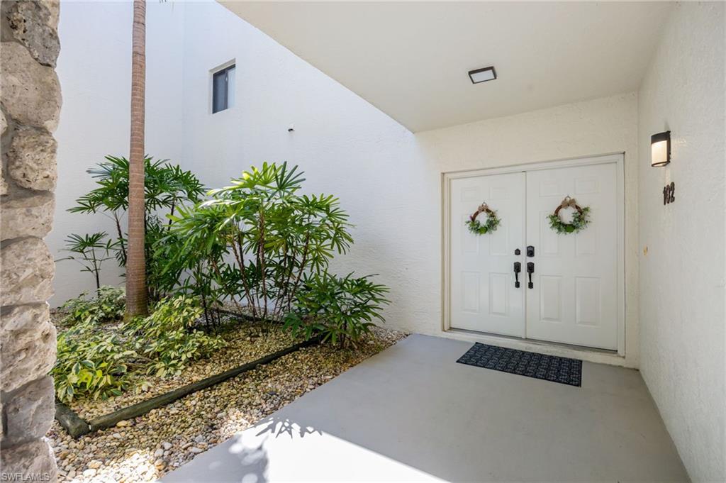 770 Eagle Creek Dr 102 Property Photo 4