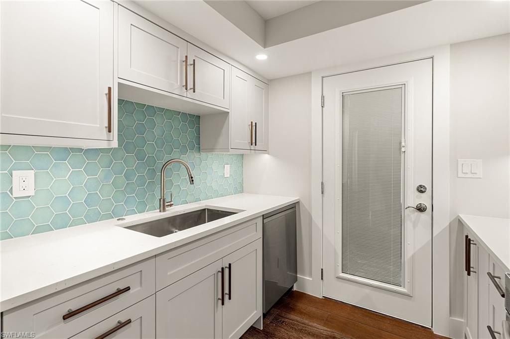 2850 Gulf Shore Blvd N 106 Property Photo 10