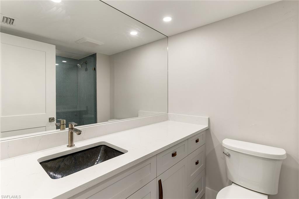 2850 Gulf Shore Blvd N 106 Property Photo 12