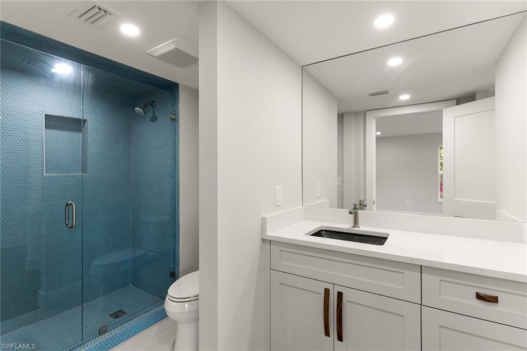 2850 Gulf Shore Blvd N 106 Property Photo 18