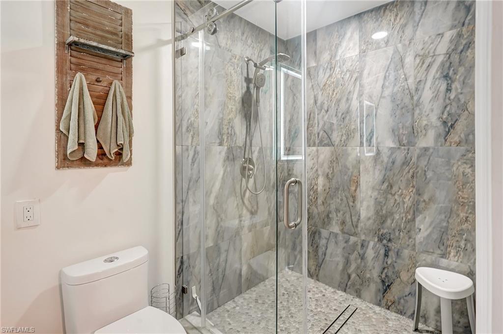 7235 Lake Dr Property Photo 23