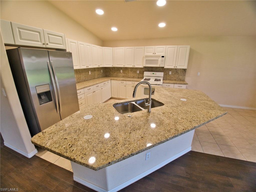 9071 Astonia Way Property Photo 5