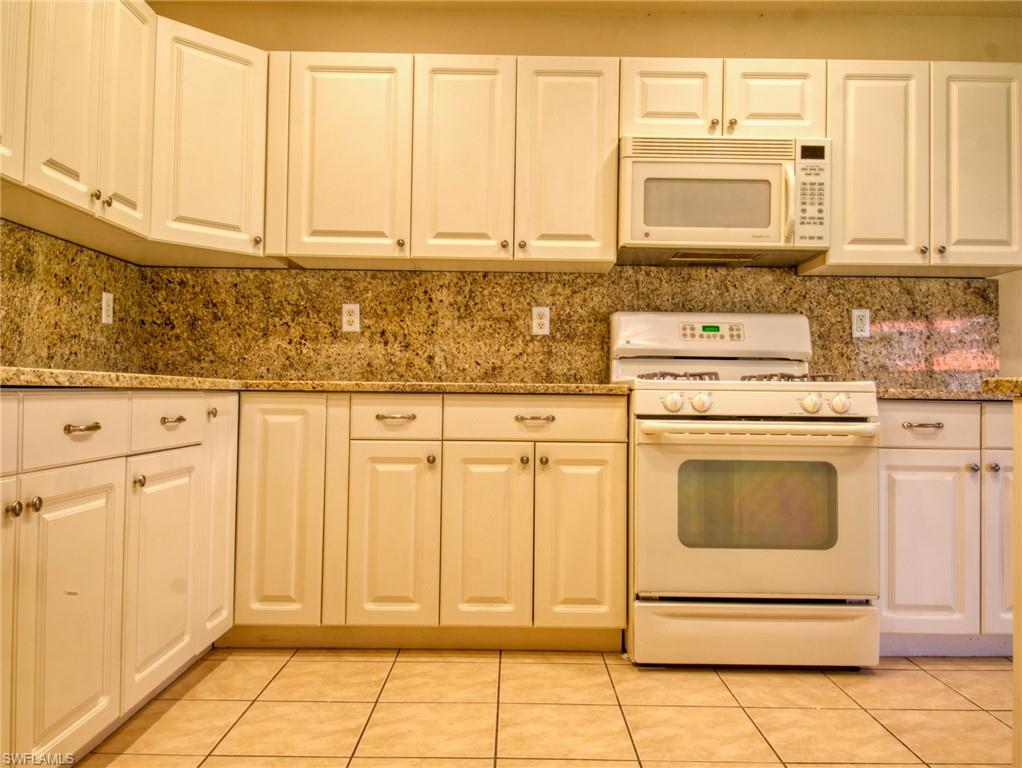 9071 Astonia Way Property Photo 7