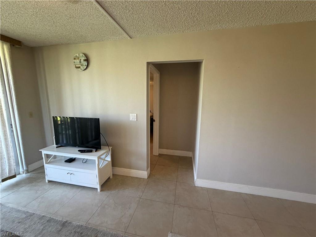 1085 Forest Lakes Dr 8106 Property Photo 14