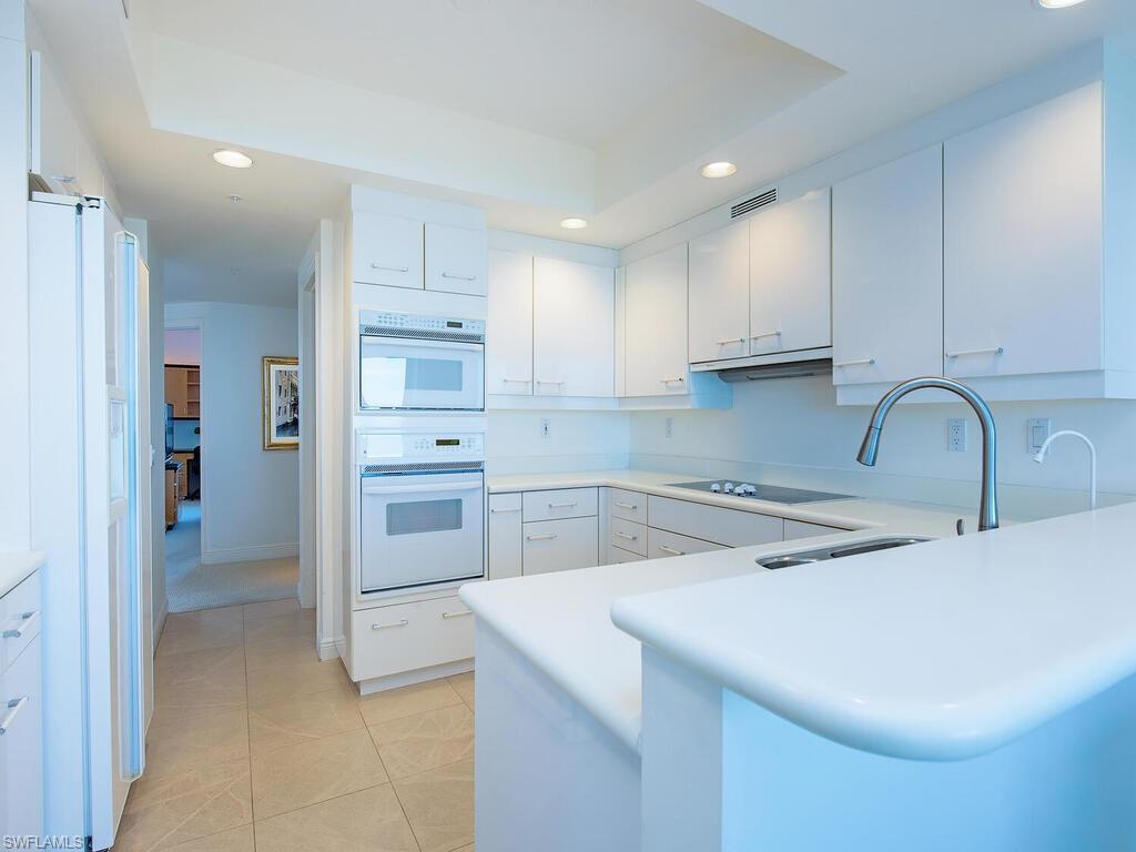 7225 Pelican Bay Blvd 1703 Property Photo 6