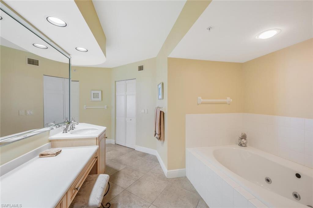 20 Seagate Dr 803 Property Photo 28