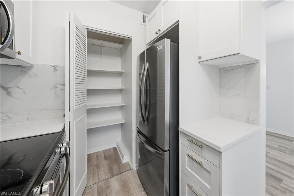788 Park Shore Dr A11 Property Photo 6