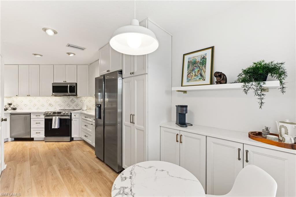 6930 Huntington Lakes Cir 203 Property Photo 7