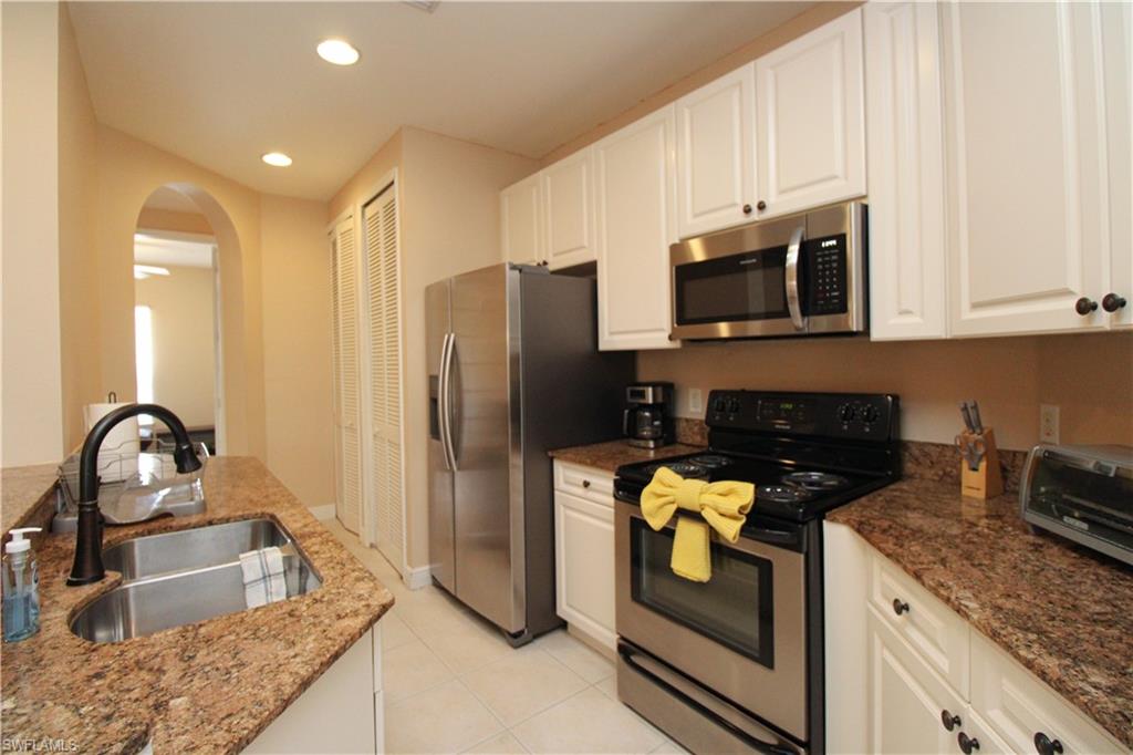 1360 Sweetwater Cv 202 Property Photo 7
