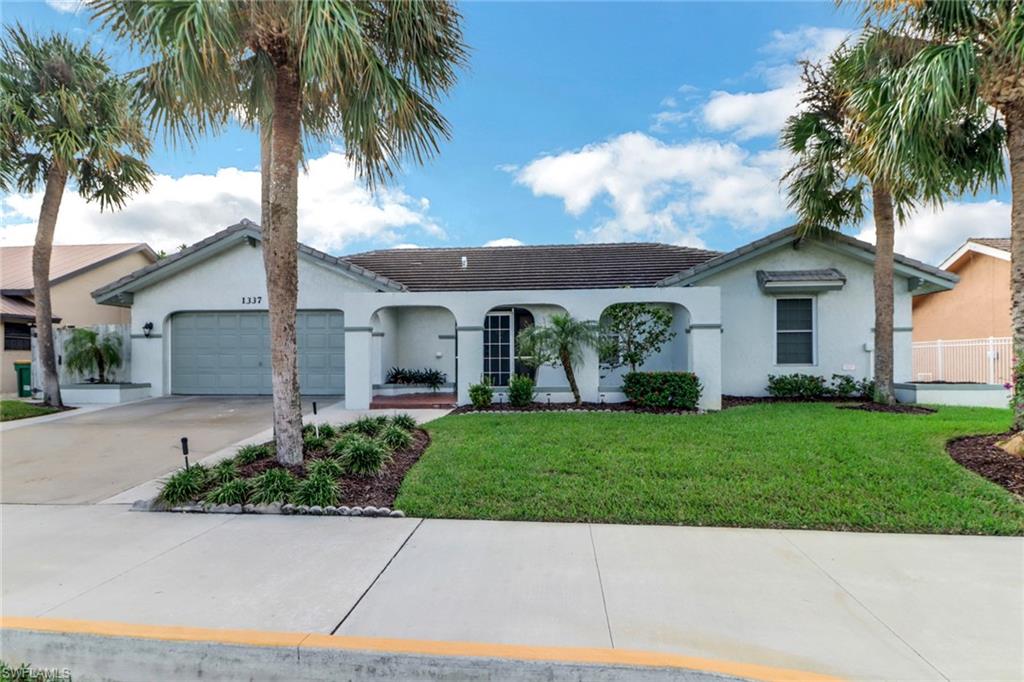 1337 Collier Blvd Property Photo 4