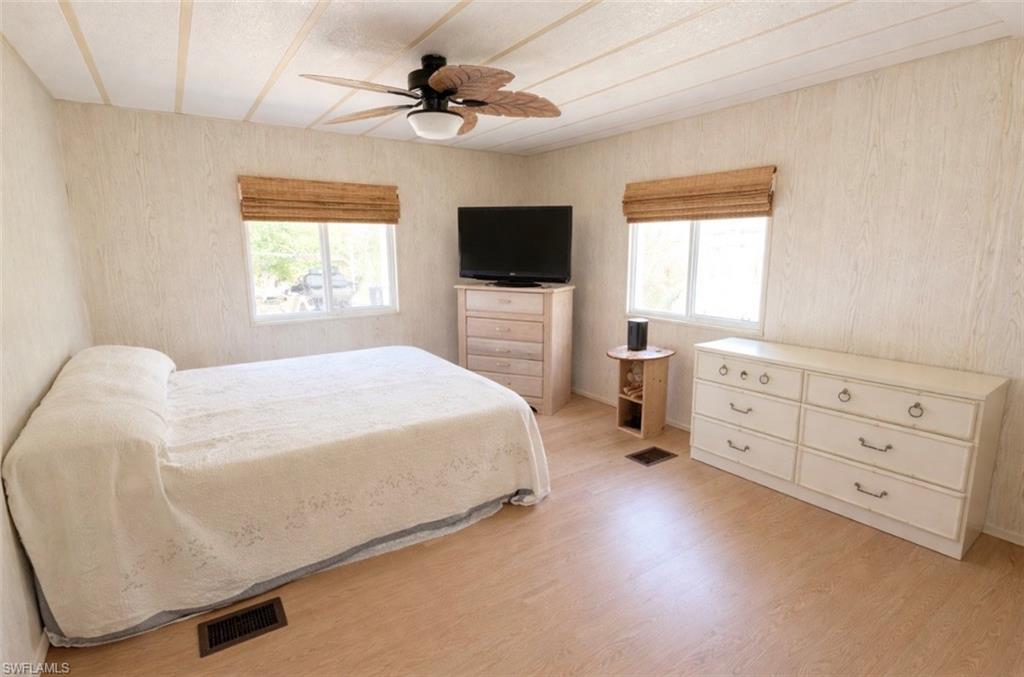 26110 Princess Ln Property Photo 14