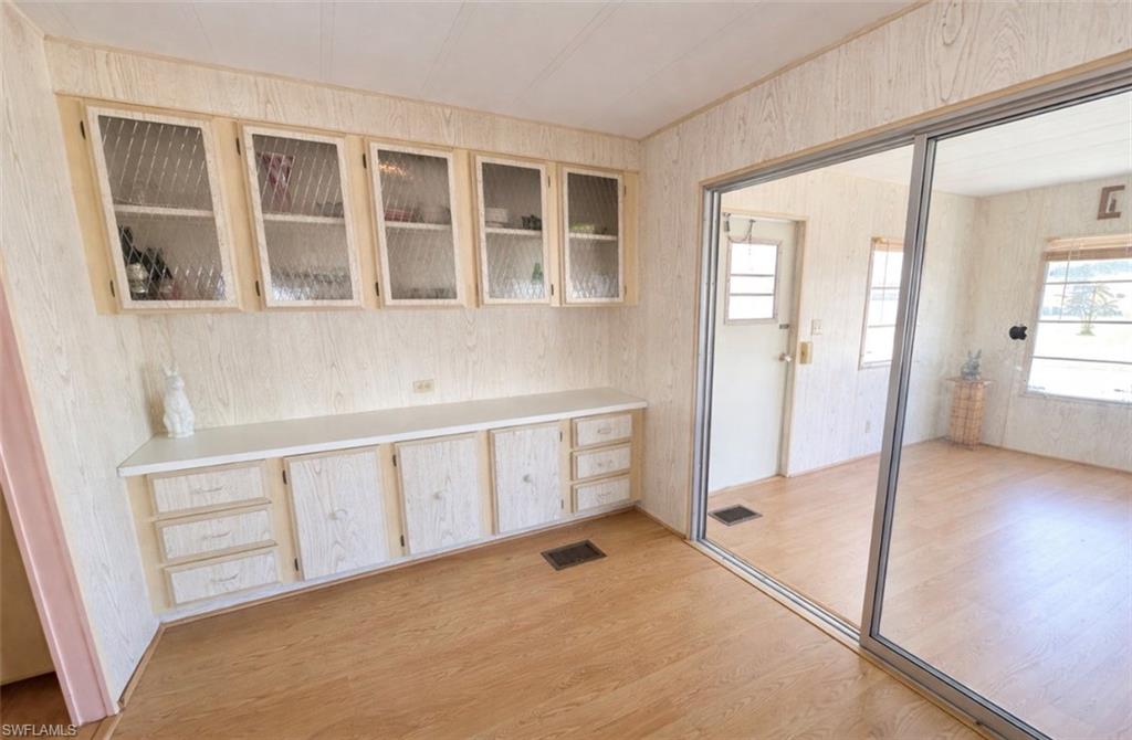26110 Princess Ln Property Photo 18