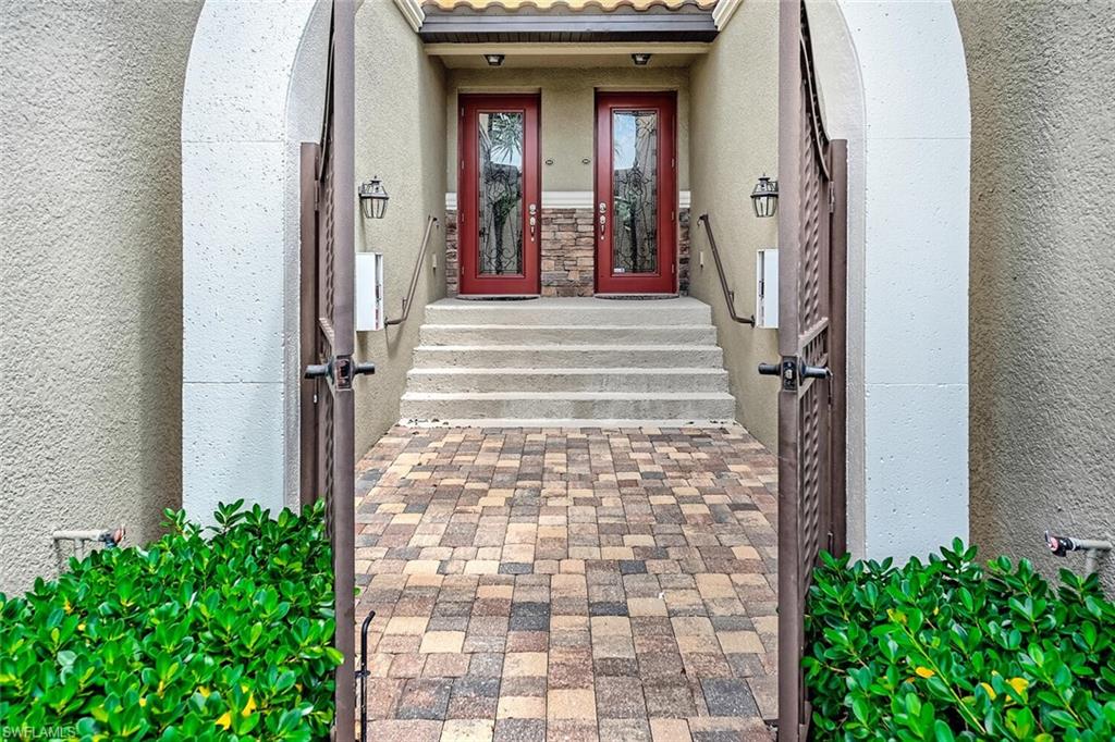 9107 Napoli Ct 201 Property Photo 5