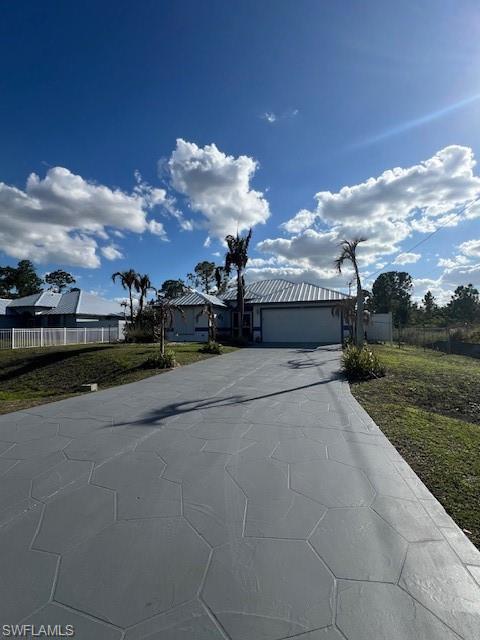 360 Eisenhower Blvd Property Photo 3