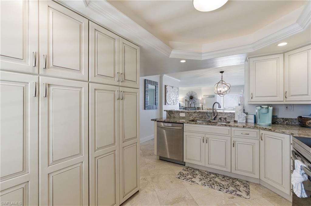 6660 Estero Blvd 502 Property Photo 13