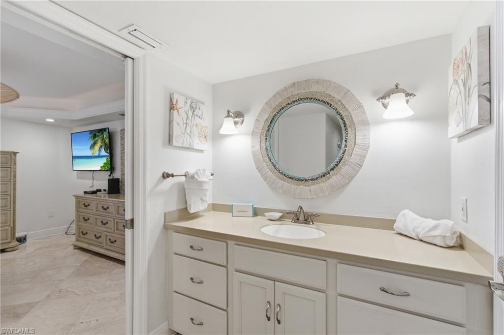 6660 Estero Blvd 502 Property Photo 22
