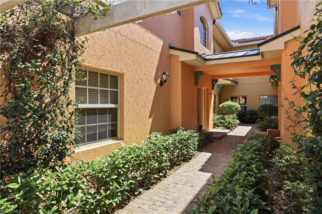 8601 Piazza Del Lago Cir 203 Property Photo 2