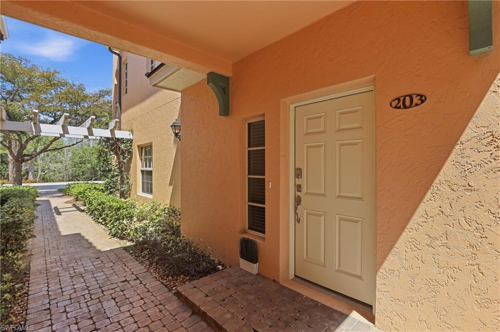 8601 Piazza Del Lago Cir 203 Property Photo 3