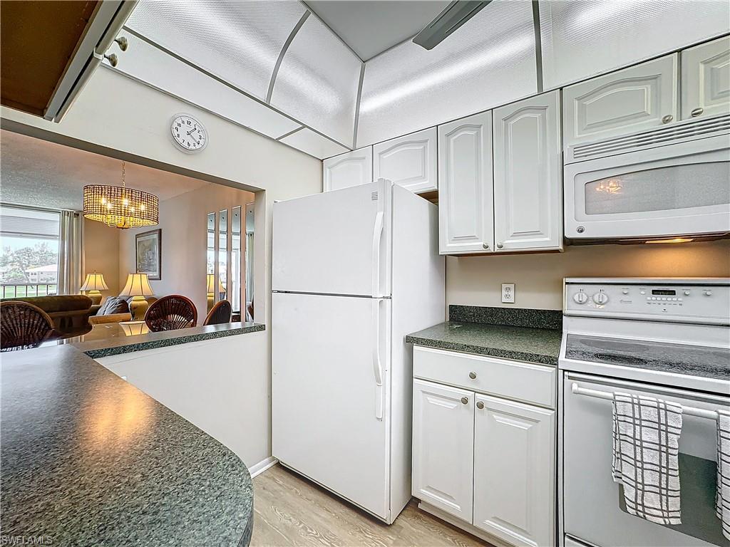 300 Forest Lakes Blvd 201 Property Photo 8