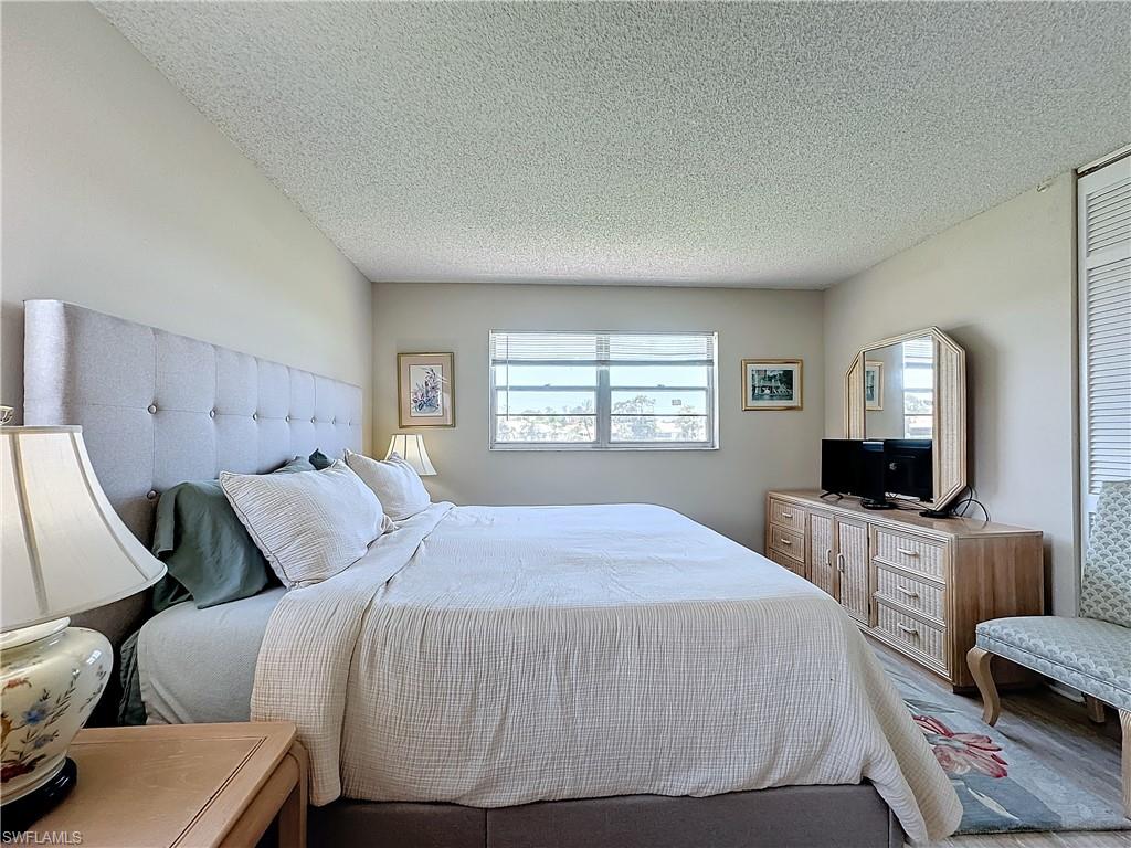 300 Forest Lakes Blvd 201 Property Photo 27