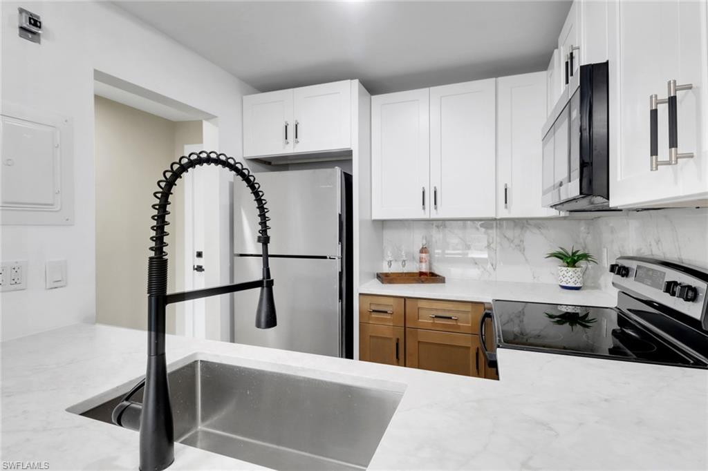1195 Clam Ct 202 Property Photo 1