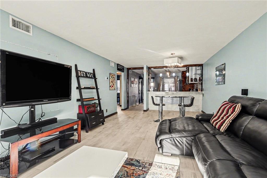 4150 Looking Glass Ln 3903 Property Photo 4