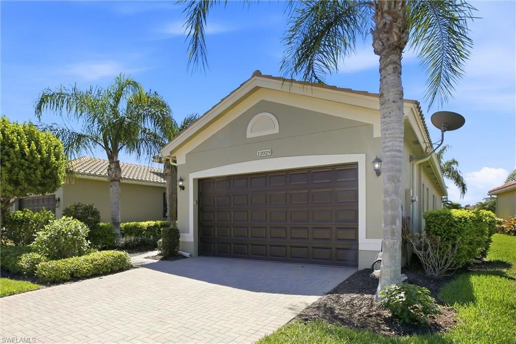 12029 Five Waters Cir Property Photo 44