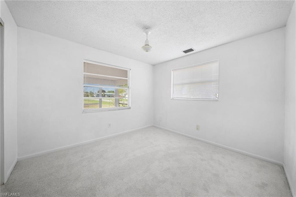 624 35th St Property Photo 11
