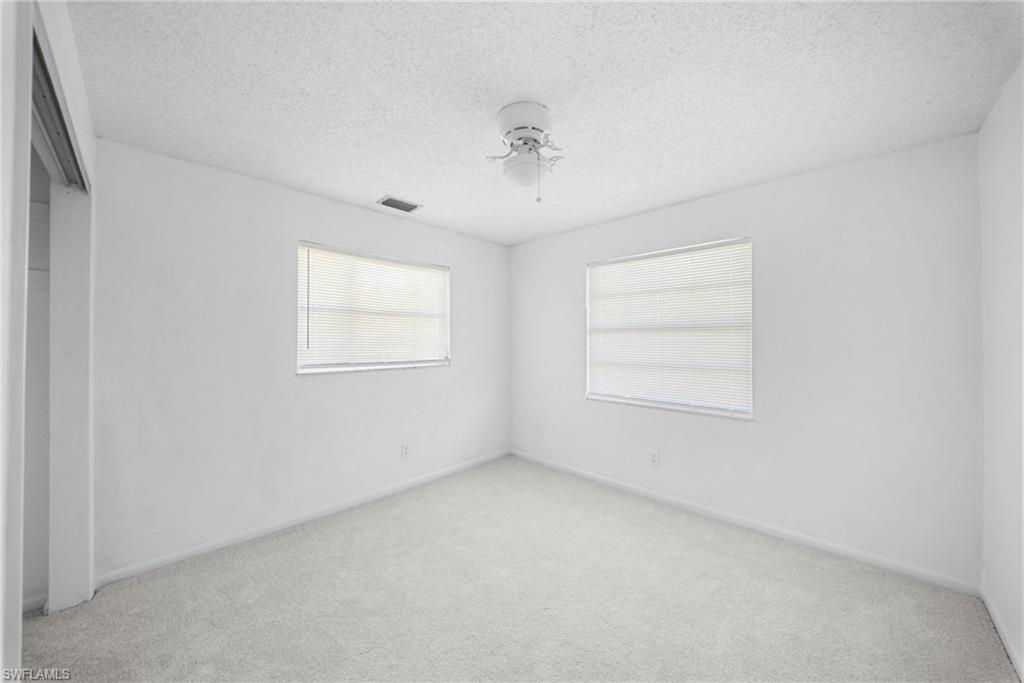 624 35th St Property Photo 12