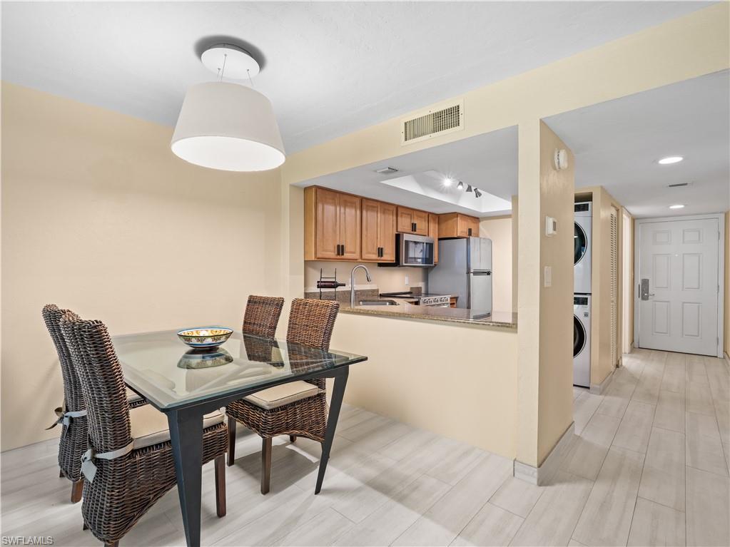 600 Neapolitan Way 127 Property Photo 6