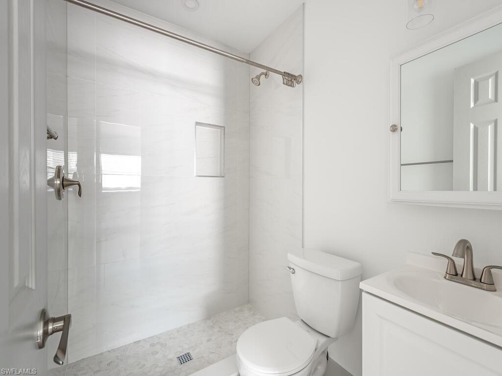 2836 Bayview Dr Property Photo 7