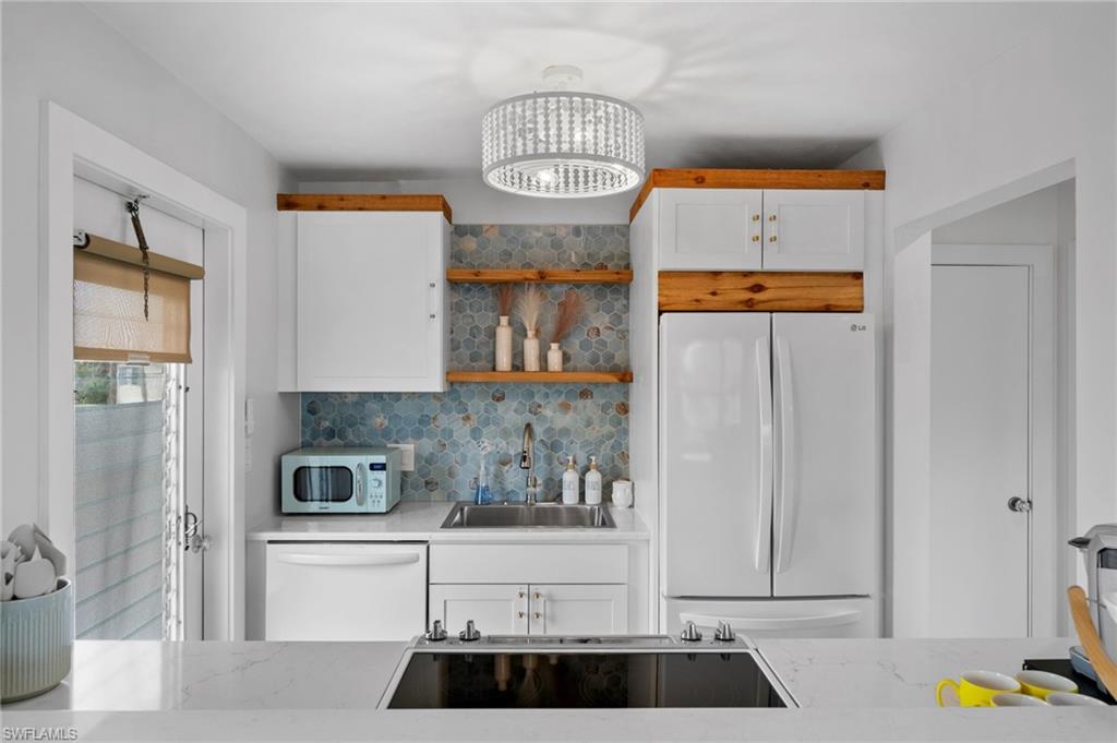 1550 Gulf Shore Blvd N E2 Property Photo 15