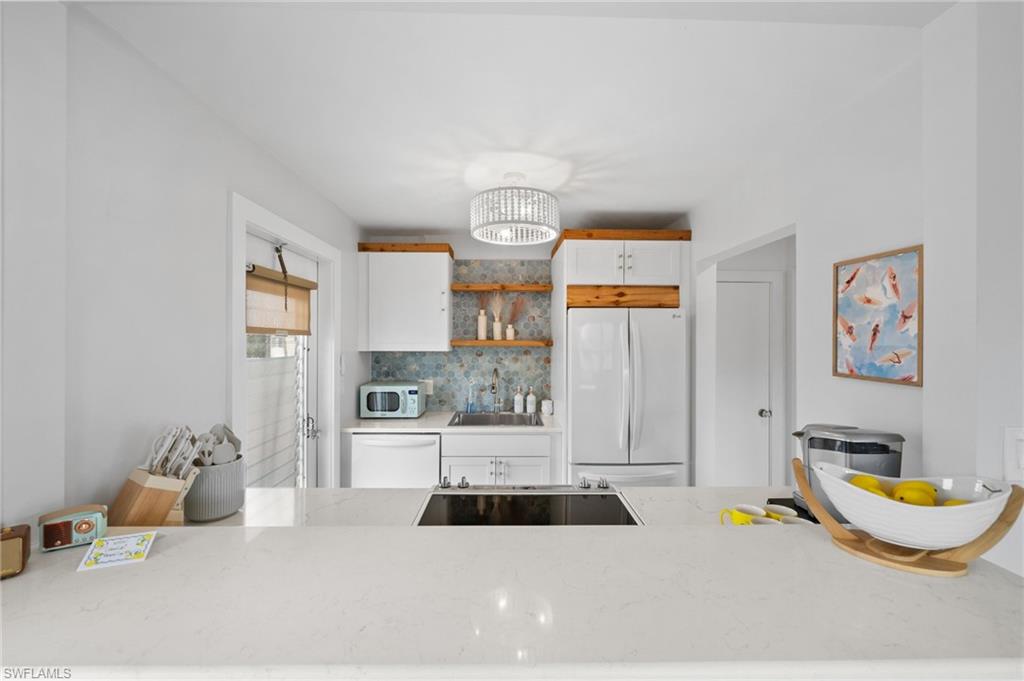 1550 Gulf Shore Blvd N E2 Property Photo 16