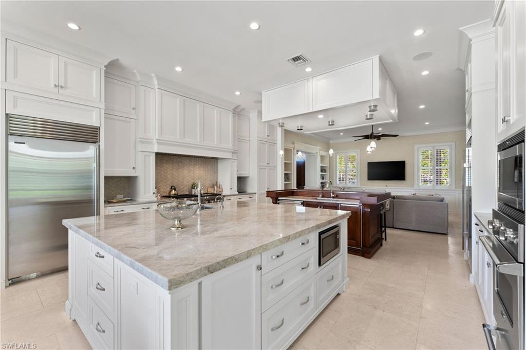 2325 Lantern Ln Property Photo 16