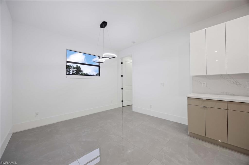 2504 23rd St W Property Photo 10
