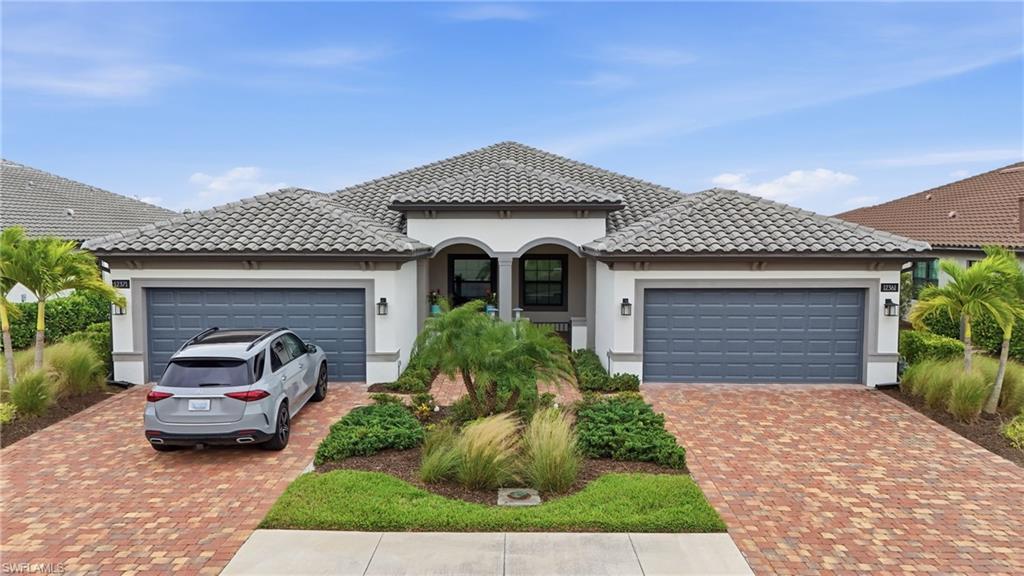 12361 Canal Grande Dr Property Photo 3