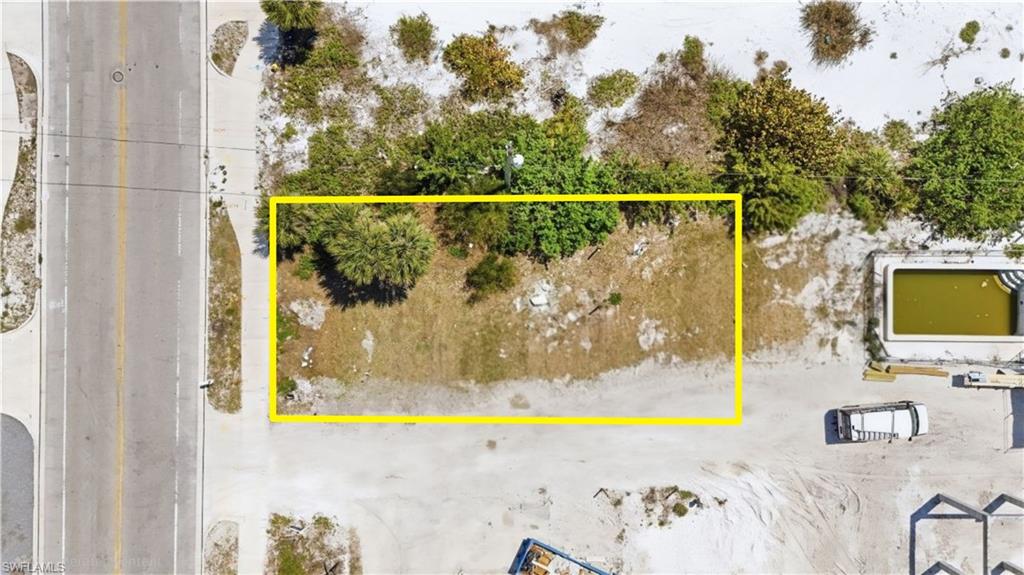 626 Estero Blvd Property Photo 3