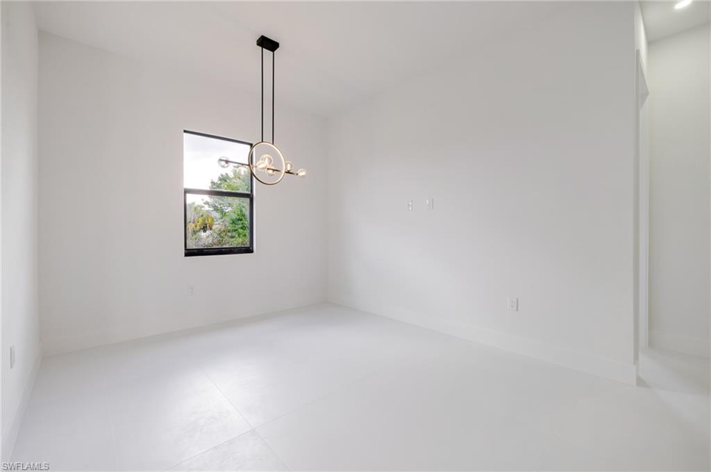 134 Carey Ave S Property Photo 17