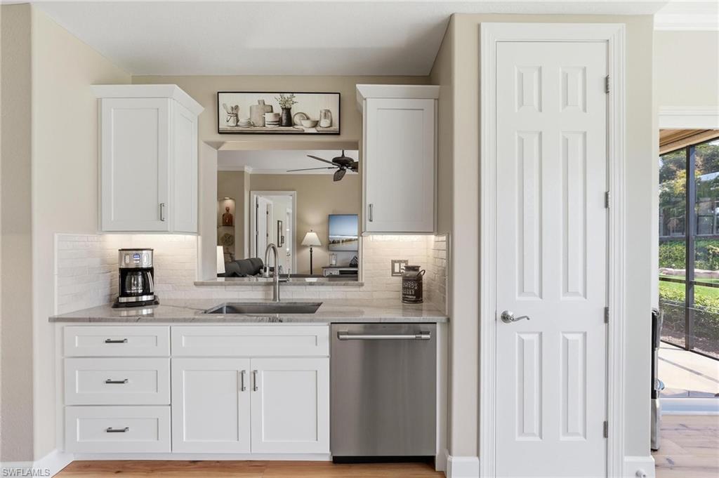 8040 Players Cove Dr 102 Property Photo 17