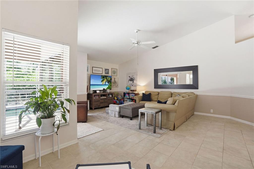 8128 Breton Cir Property Photo 6