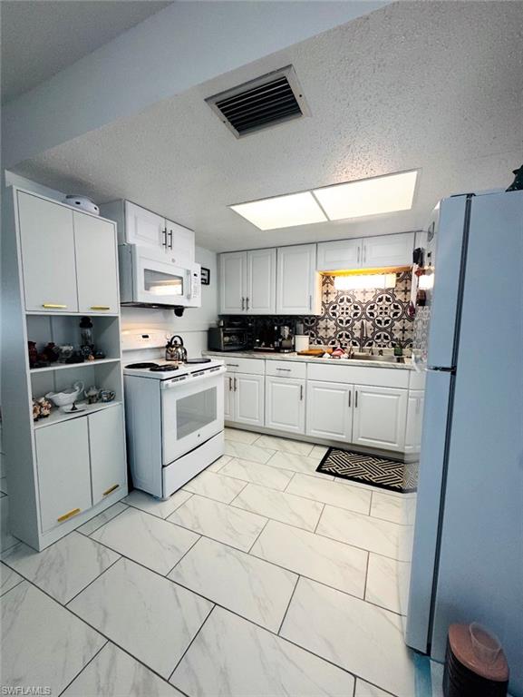 710 Aqui Esta Dr Property Photo 8