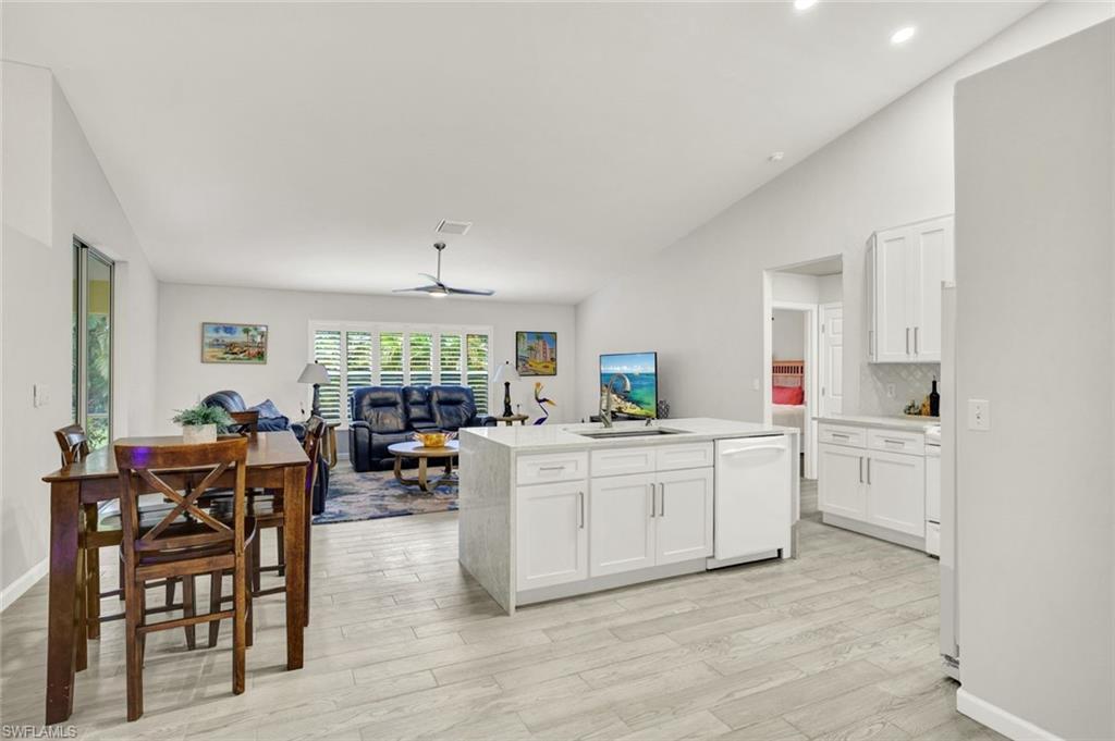 9820 Alhambra Ln Property Photo 3