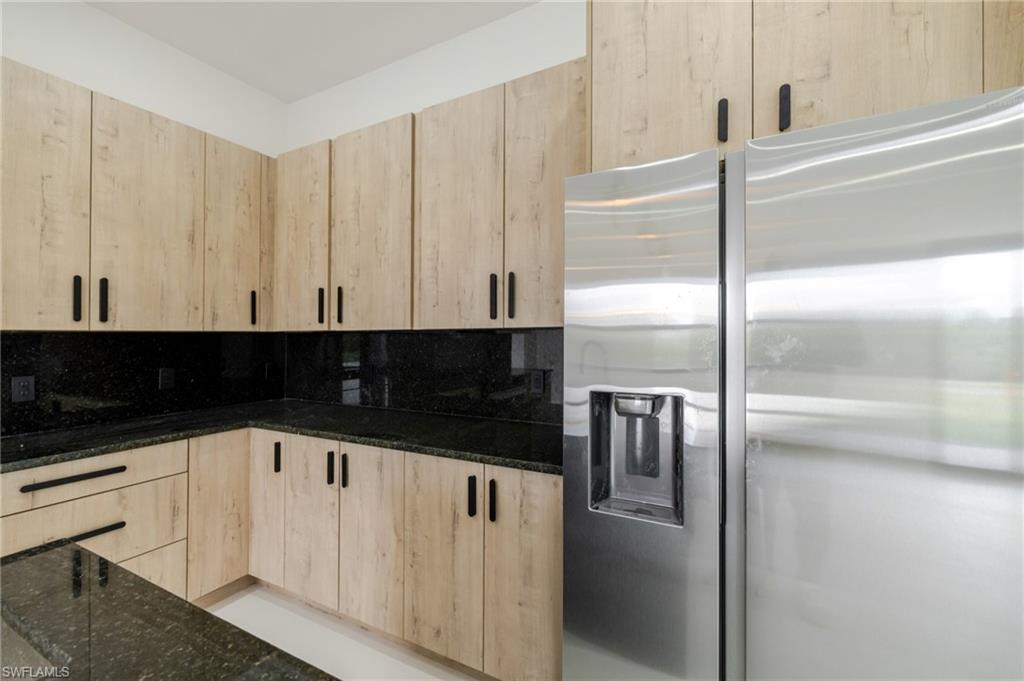 1211 Cloplon St E Property Photo 6