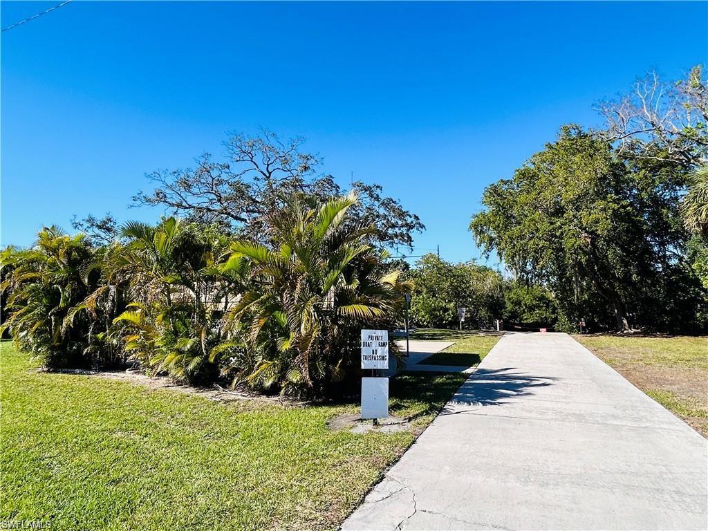 857 Manatee Rd Property Photo 4